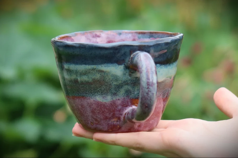 Kolorowy ceramiczny kubeczek